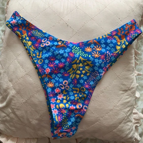 SHEIN FLORAL BATHING SUIT!! - Picture 2 of 6